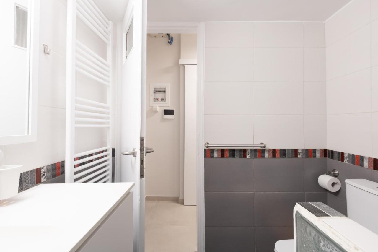 Modern 2-bedroom Apt, 200m From The Acropolis Apartment *