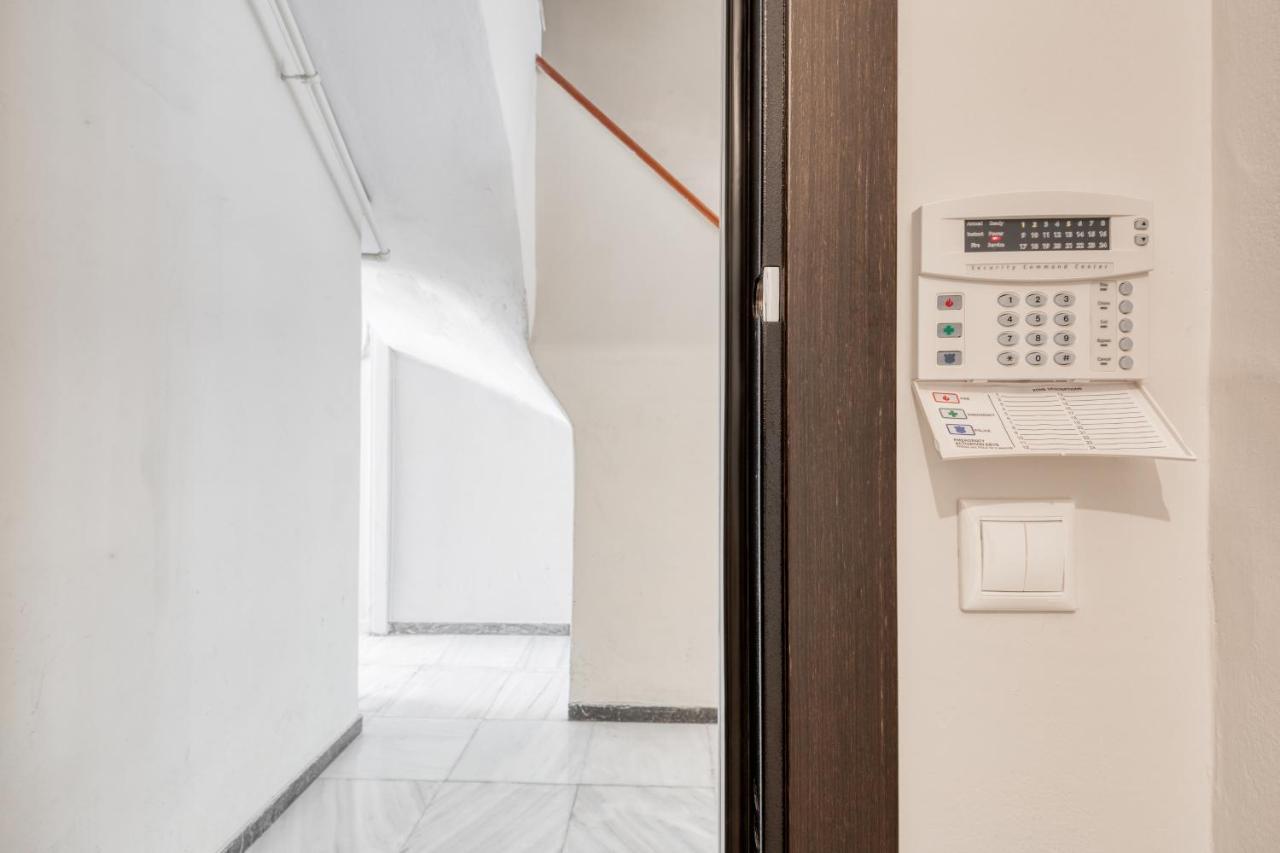Daire Modern 2-bedroom Apt, 200m From The Acropolis