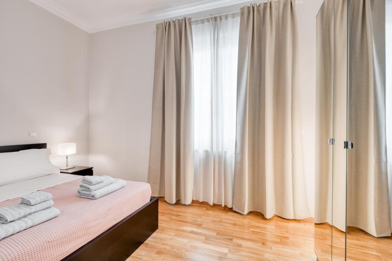 Modern 2-bedroom Apt, 200m From The Acropolis *
